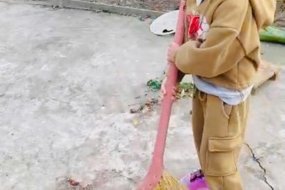 Hoạt động gắn kết gia đình – “Việc nhỏ – Yêu thương lớn” – Bé Mầm non Nghĩa Thái giúp bố mẹ nhân Ngày Quốc tế Hạnh phúc 20/3