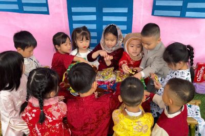 HOẠT ĐỘNG TRẢI NGHIỆM “VỀ NHÀ ĂN TẾT” CỦA CÁC CON LỚP 5 TUỔI D