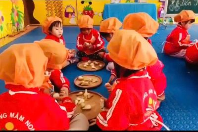 BÉ LÀM HÀNH MUỐI ĐÓN TẾT Lớp 4 tuổi A – Trường Mầm non Nghĩa Thái