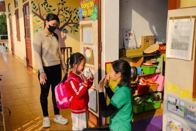 HOẠT ĐỘNG ĐÓN TRẺ – ĐIỂM DANH – THỂ DỤC SÁNG – LỚP 5 TUỔI D