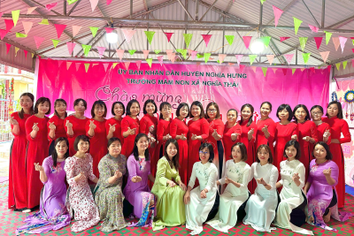 Khoảnh khắc tuyệt vời, ý nghĩa, đáng yêu của cô trò Trường Mầm non xã Nghĩa Thái nhân dịp kỷ niệm ngày quốc tế phụ nữ 8/3